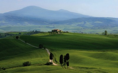 Vista dell Amiata dalla Val d Orcia.jpg