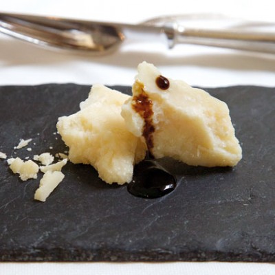 Aceto Balsamico di Modena IGP e Parmigiano Reggiano DOP.jpg