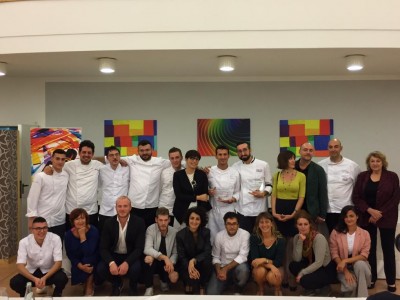 Gli chef della gara per Under 30 con la giuria del premio.JPG