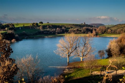 Lago Giulianello.jpg