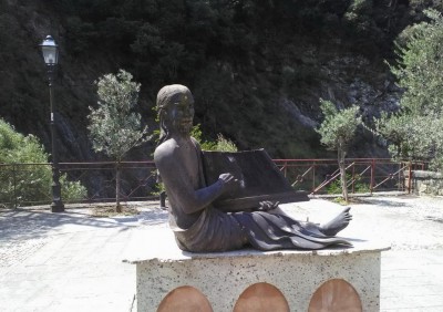 Isolabona statua rz.jpg