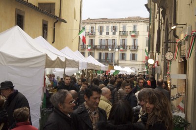 Streetfood marzo 2011 Piazza Badia Arezzo.jpg