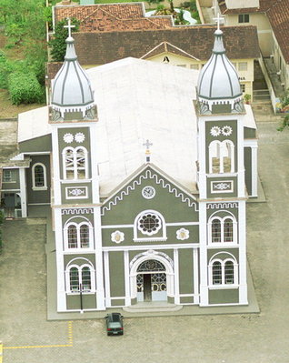 Chiesa principale in Nova Trento.jpg