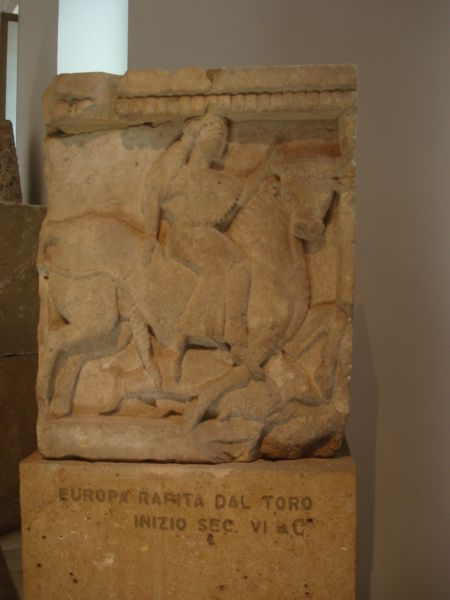 450px-DSC00412_-_Tempio_Y_di_Selinunte_sec._VIIa.C._-_Europa_rapita_dal_toro_-_Foto_G._Dall%27Orto.jpg