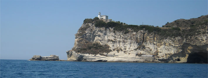 Faro di Capomiseno.jpg