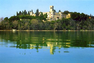 Villa Guglielmi - Isola Maggiore - lago Trasimeno .jpg