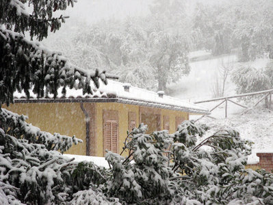 casa...sotto la neve.jpg