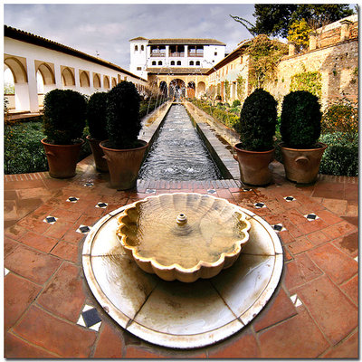 Patio de la Acequia - islamic-art.org.jpg