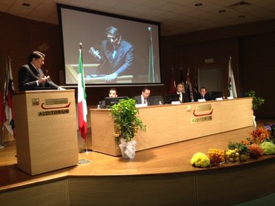 Un momento della tavola rotonda di stamattina al Forum Dieta Mediterranea a Imperia.JPG