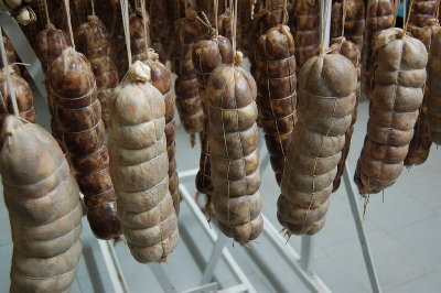 Salami  NorcineriaValtellinese.jpg