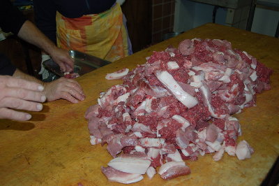 2 Macinazione impasto salame Retico 1.jpg