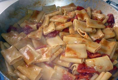 paccheri-ai-pomodorini.jpg