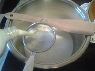 Filtraggio latte. / 2.jpg 2.jpg